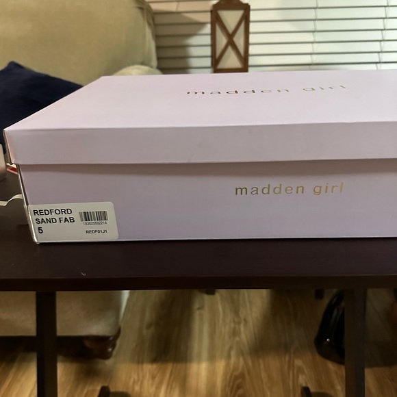 Madden girl boots, size 5 - Picture 4 of 4